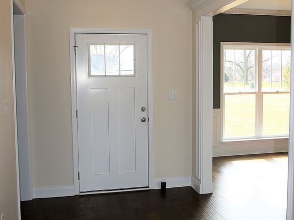 4th image of 153 Stags Leap Dr