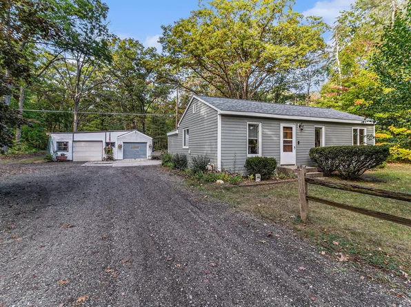 13703 State Rd, Nunica, MI 49448