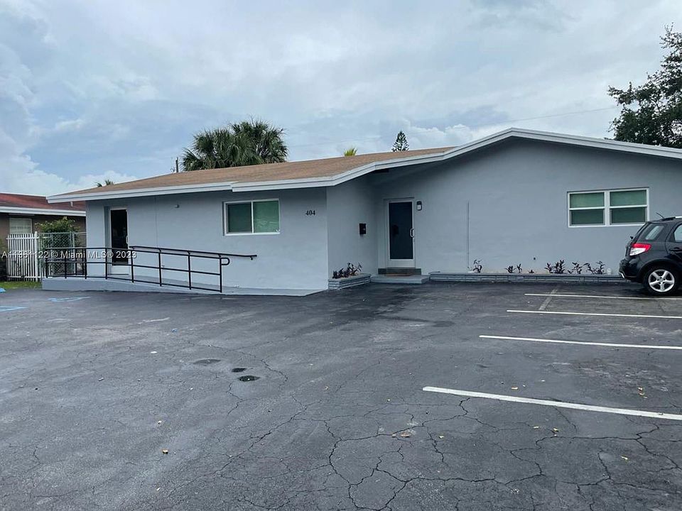 1st image of 404 W Oakland Park Blvd #D