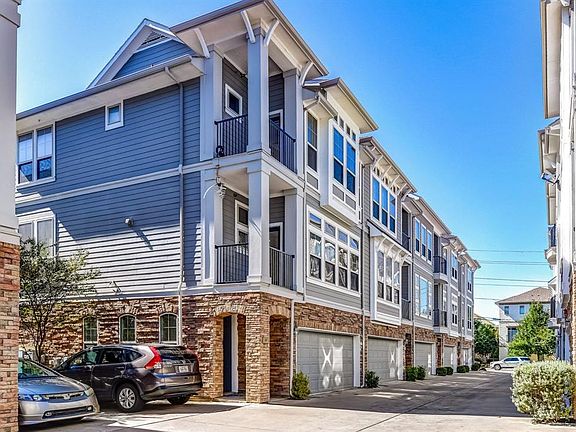 2nd image of 2326 Stutz Dr #105
