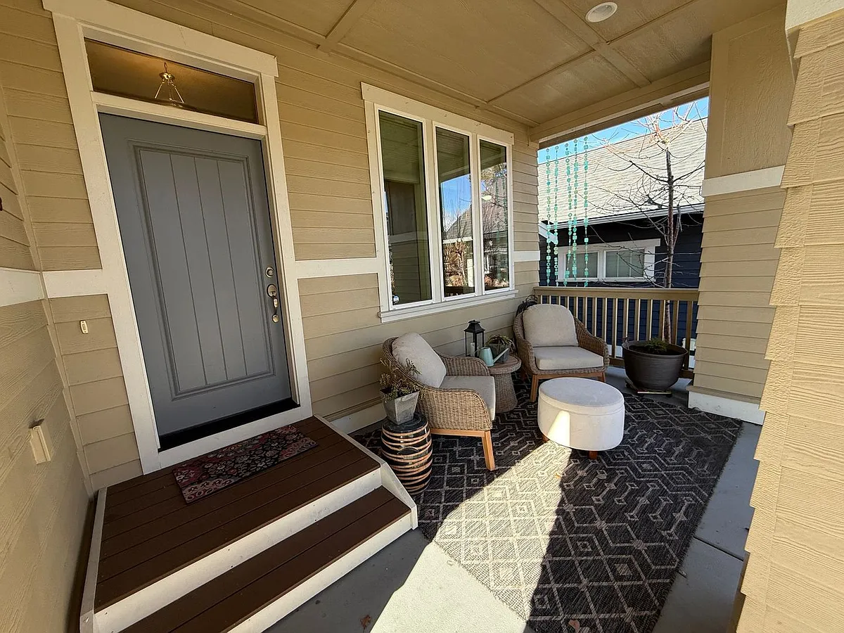 Building Photo - 61073 SE Ruby Peak Ln