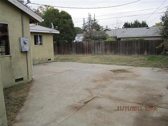 3rd image of 715 Barbara Way