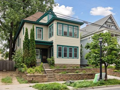 904 W 22nd St, Minneapolis, MN, 55405