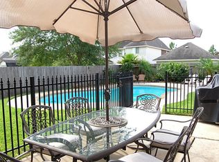 5112 Playa Dr, Pearland, TX 77584