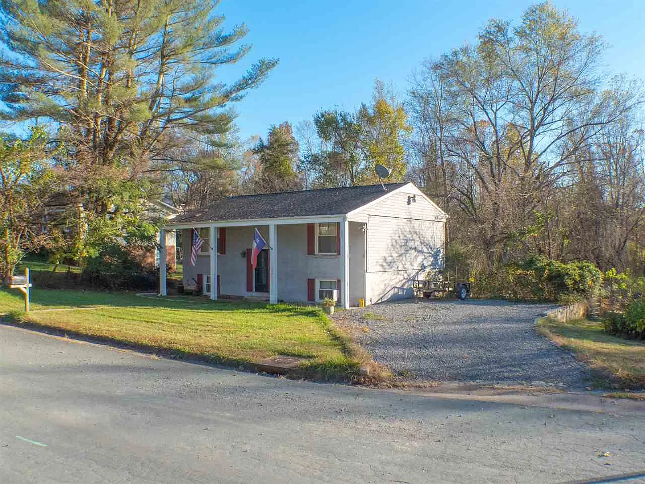 110 Saint Ives Rd photo 1