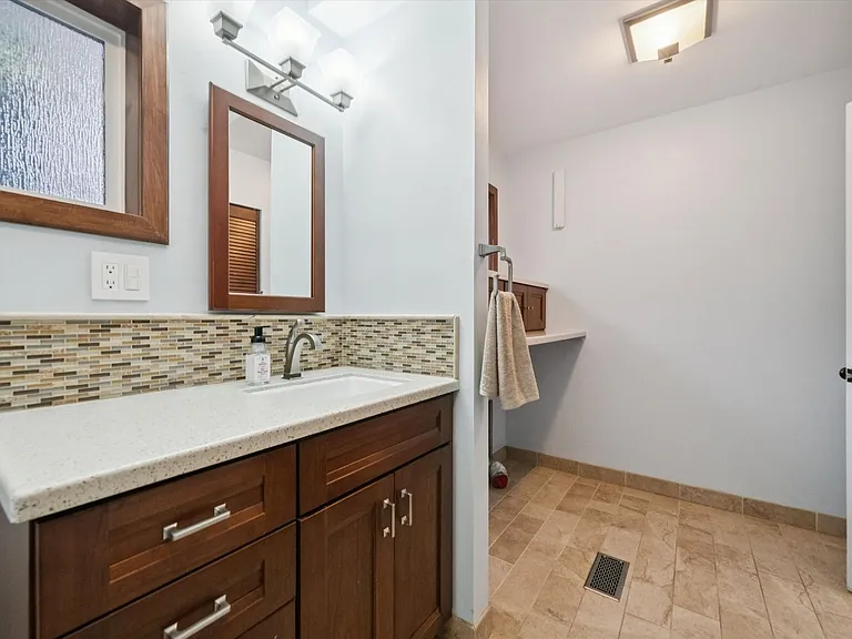 1831 SW Evans St — Photo 24