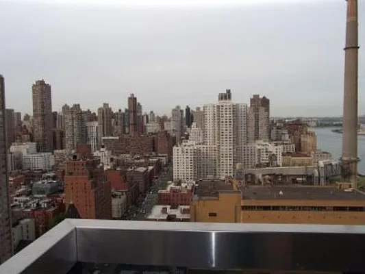 Rented by R New York | media 26