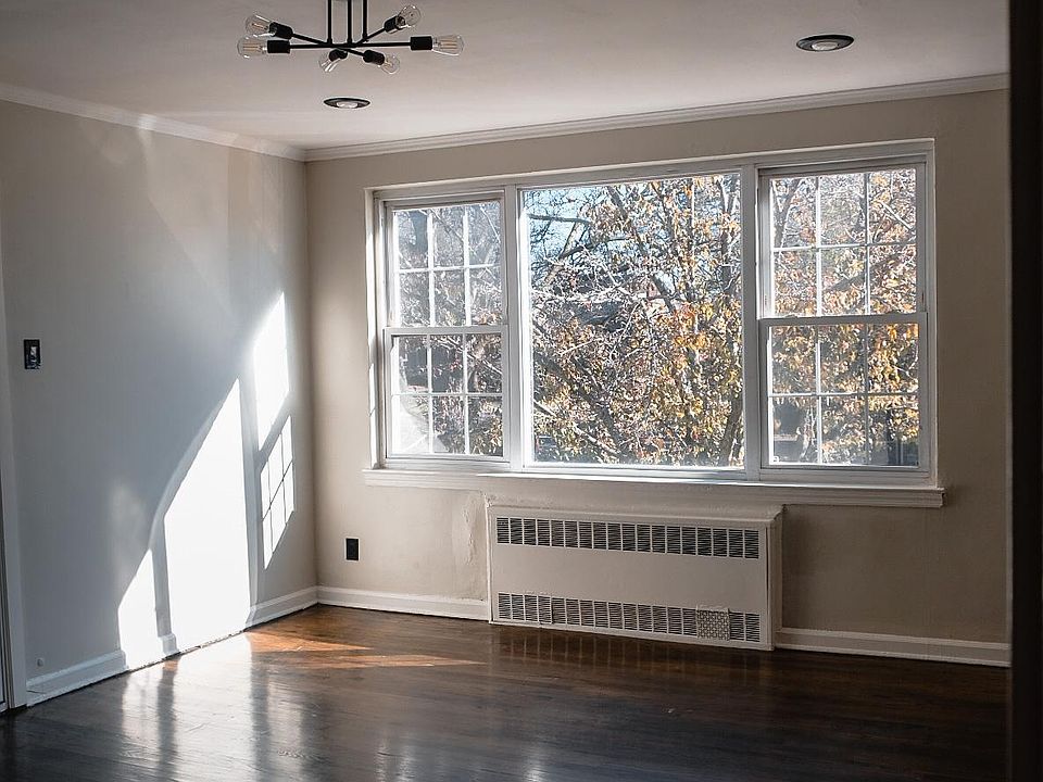Living room - mid day light