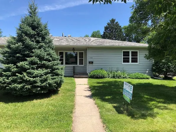 901 16th St S, Moorhead, MN 56560