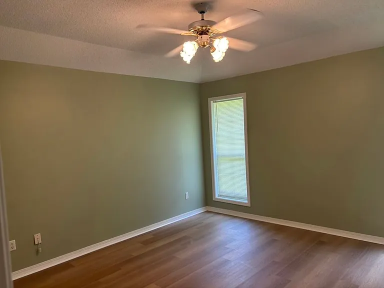 211 Stonecliff Dr — Photo 11