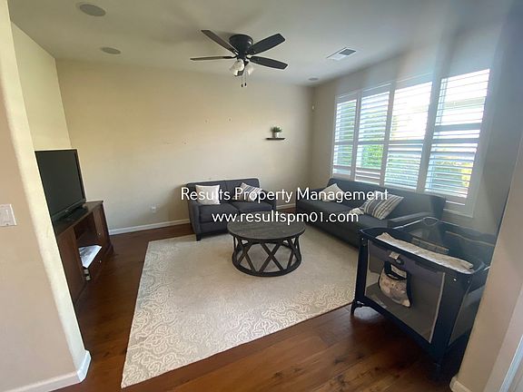 4th image of 3233 Monument Dr