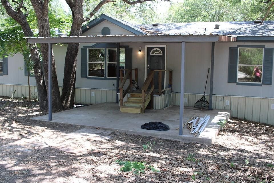 1st image of 102 N Eastwood Ct