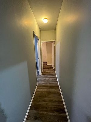 4th image of 979 40th St #1L