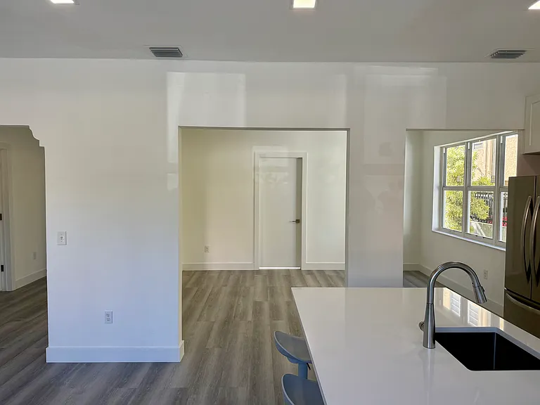 340 NE 125th St #1 — Photo 6