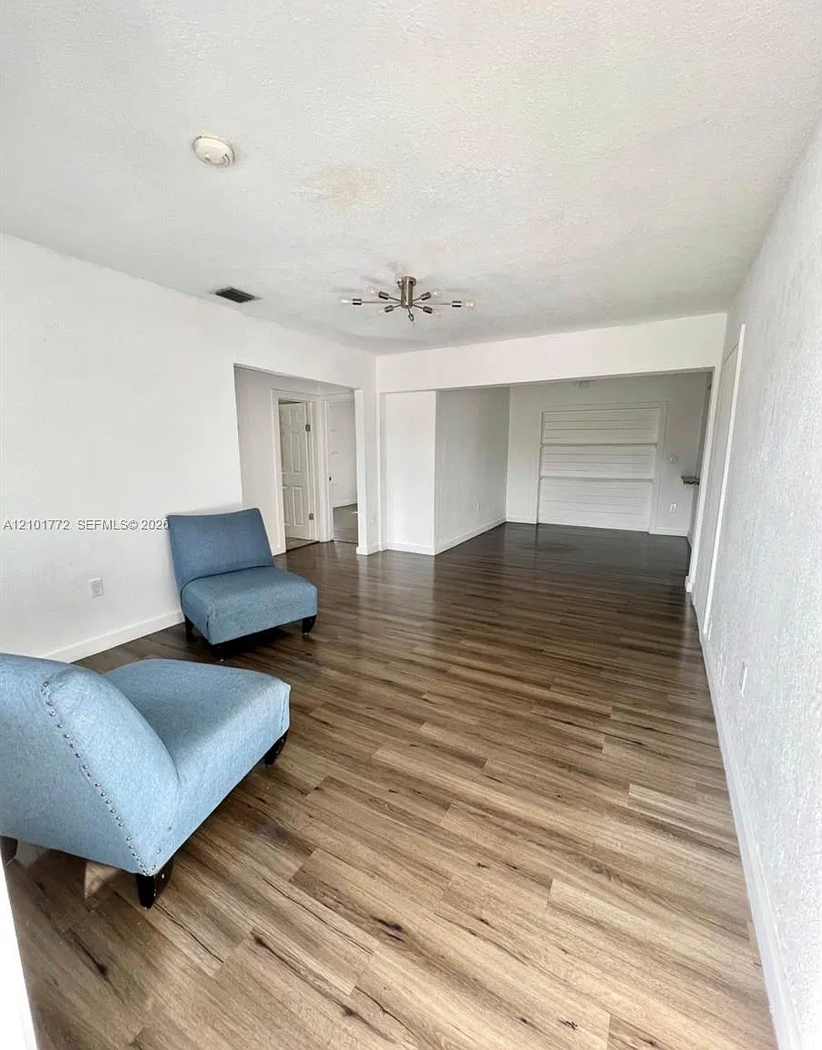 Twelfth St Manors 1st Add — Photo 4