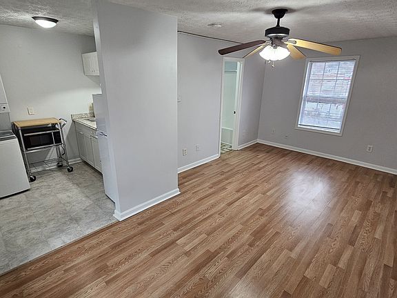 One angle of the living/ sleeping area