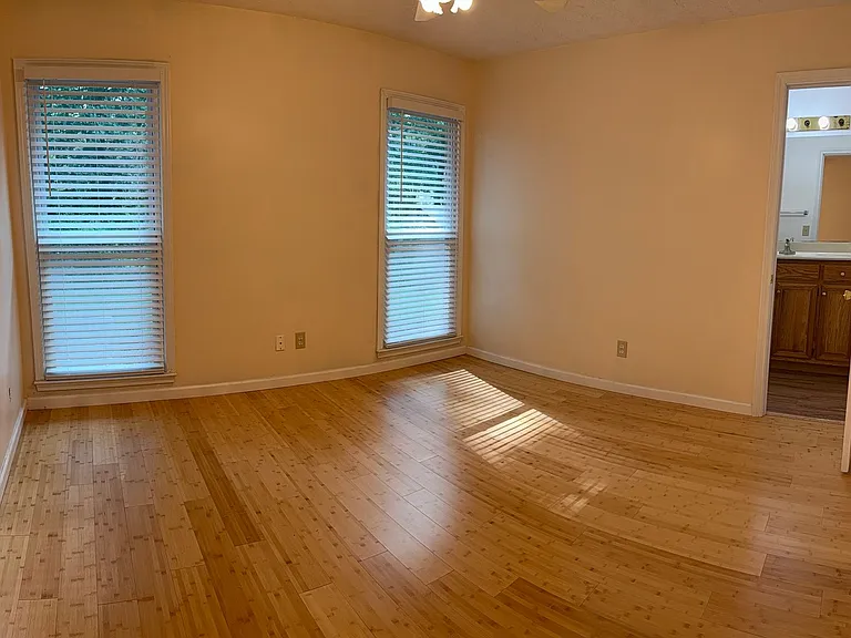 1040 Sunny Field Ct — Photo 8