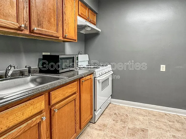 4910 Poe Ave #2 — Photo 7