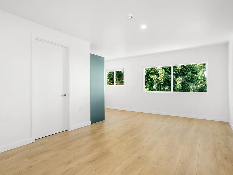 1422 Tamarind Ave — Photo 30