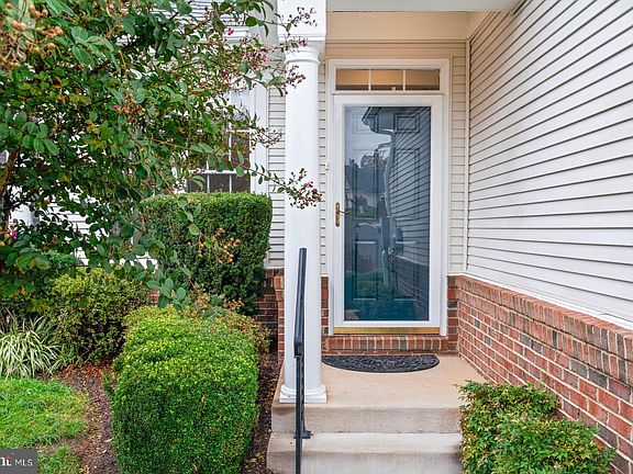 3rd image of 6070 Halverton Pl