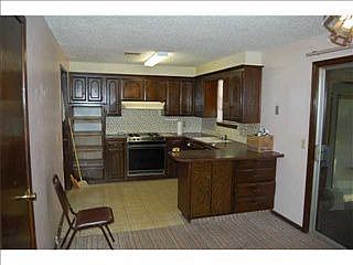 5th image of 3901 Larkwood Dr