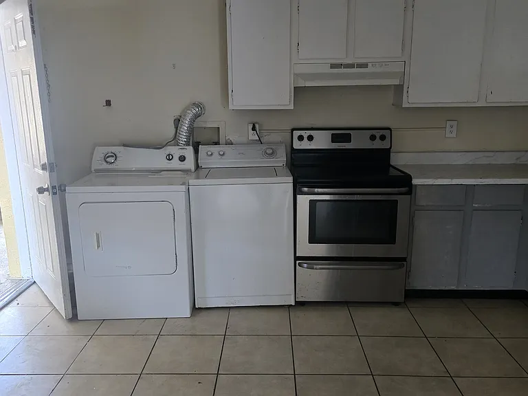2440 S Palmetto Ave #D — Photo 17