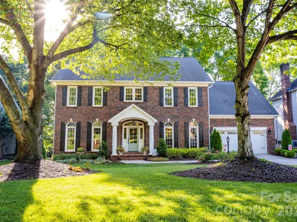 15916 Northstone Dr, Huntersville, NC 28078