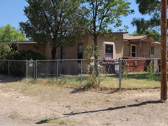 3rd image of 713 W 14th St