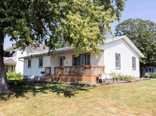 500 N 11th St, Chariton, IA 50049