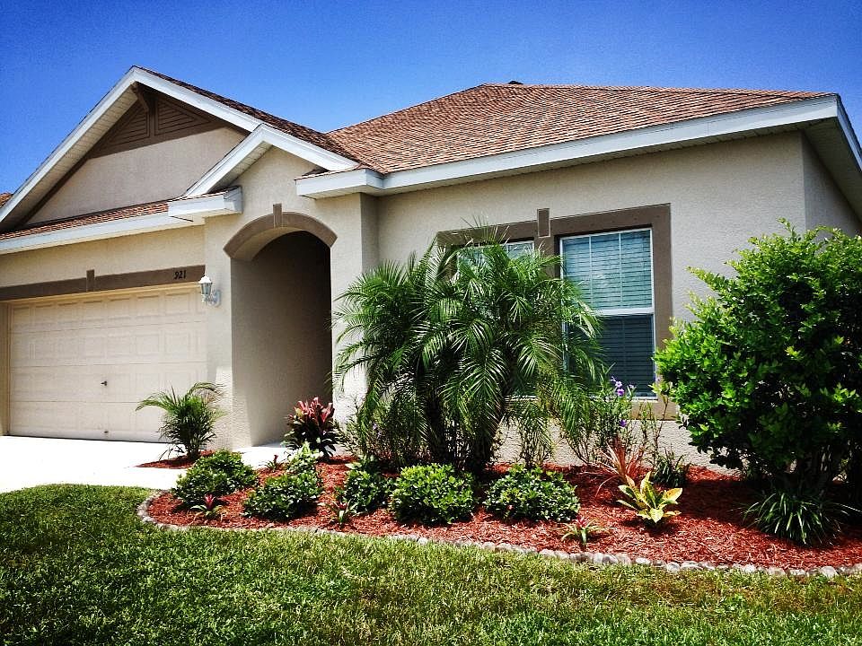 2nd image of 921 Fern Leaf Dr