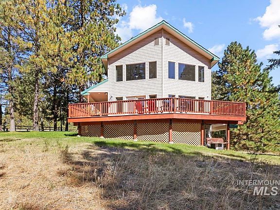 4th image of 1496 Pine Ridge Dr