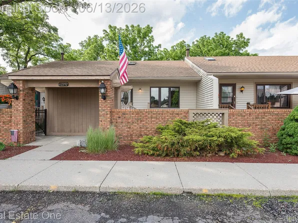 62292 Yorktown Dr #2, South Lyon, MI 48178