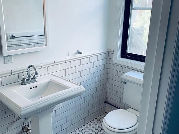 3rd image of 535 Klotter Ave #3