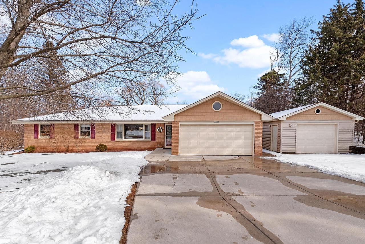 10130 North Grasslyn RD UNIT 20W, Mequon, WI 53092 Zillow