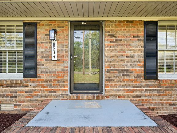 5th image of 8934 Burleson Ln