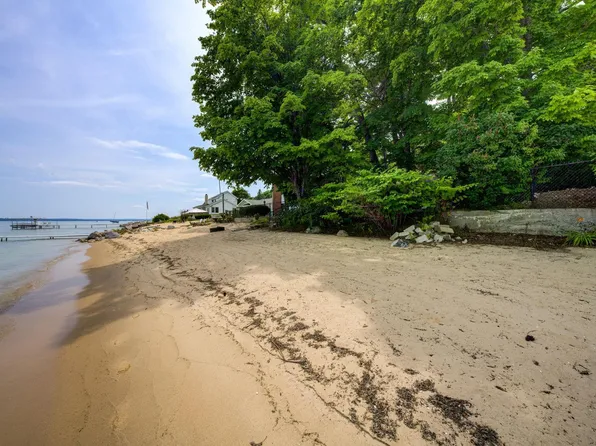11111 SW Bayshore Dr, Traverse City, MI 49684