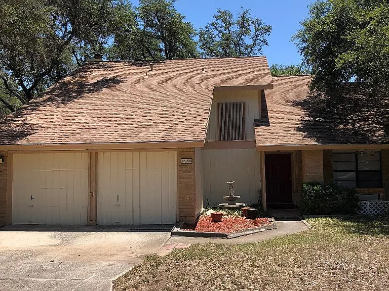 8446 Timber Gln — Photo 1