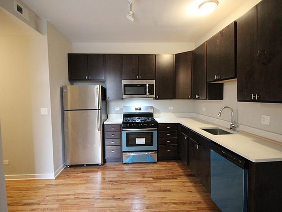 3rd image of 4611 N Kedzie Ave