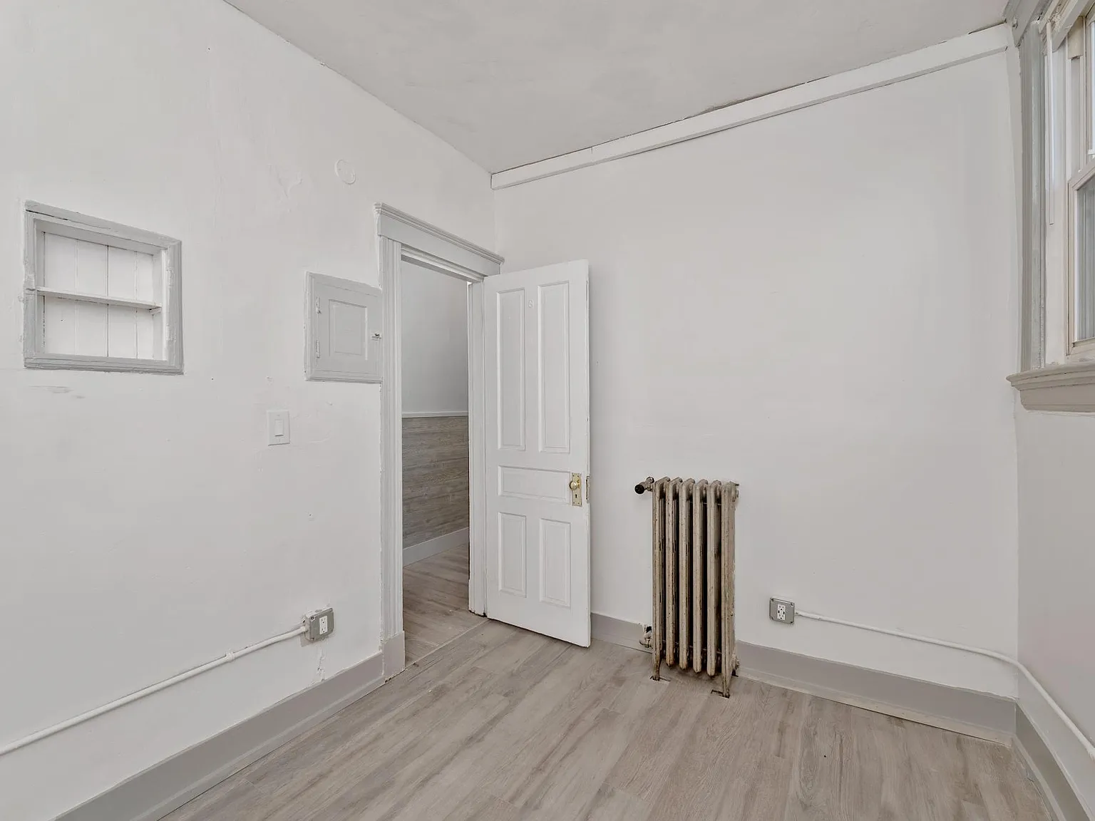 3 bed, 1300 sqft, $1,895 — Photo 4