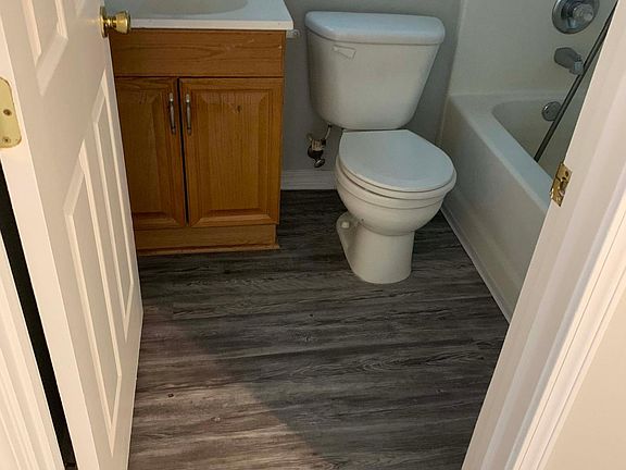 5th image of 3633 Southward Dr