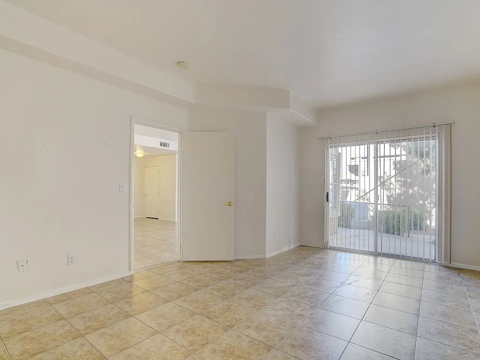 5125 W Reno Ave #1044