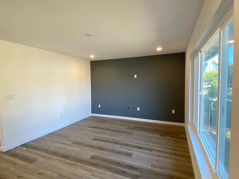3570 Bennett Ave — Photo 25