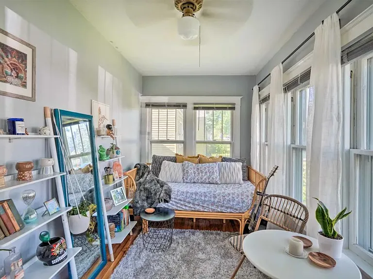 1017 Daniels St NE — Photo 7