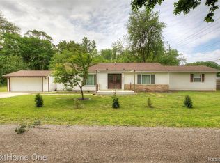29738 Milford Rd, New Hudson, MI 48165