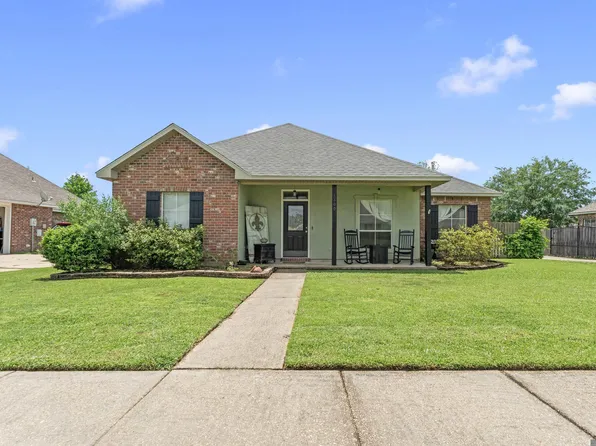1300 Buffalo Hollow Ct, Zachary, LA 70791