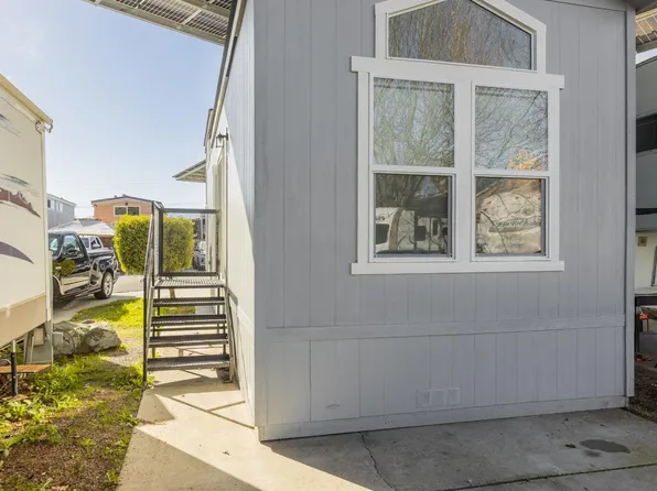 5878 Garlic Farms Dr #69, Gilroy, CA 95020