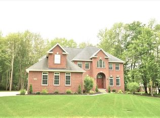 271 Edgewater Cir, Erie, PA 16509
