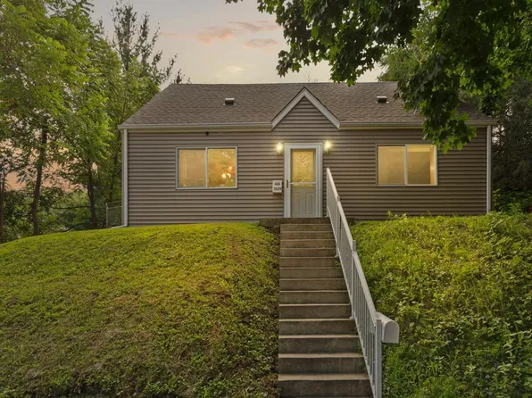 1029 Putnam Ave, Red Wing, MN 55066