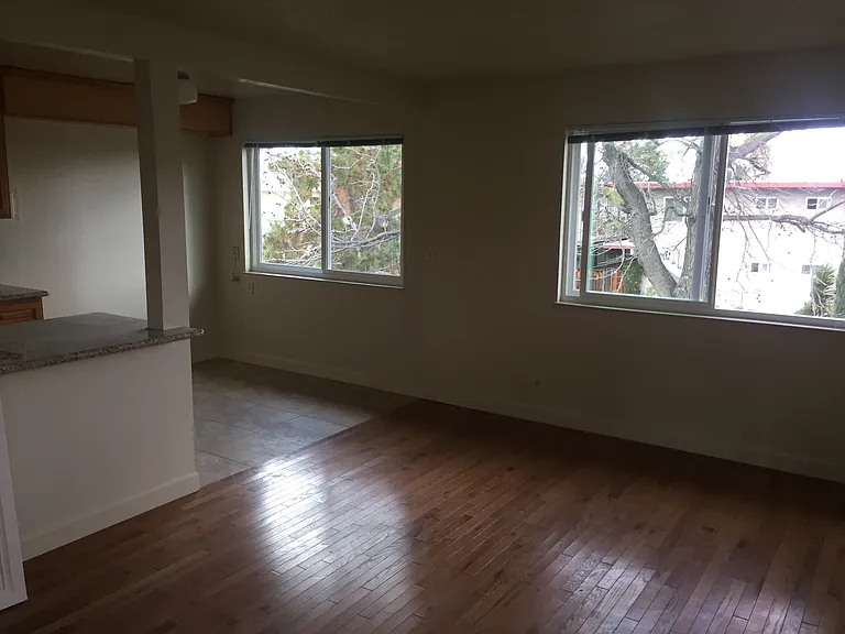 1125 Roewill Dr #5 — Photo 3