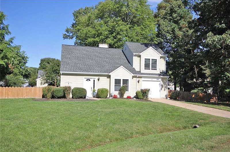 1st image of 107 Kyle Cir